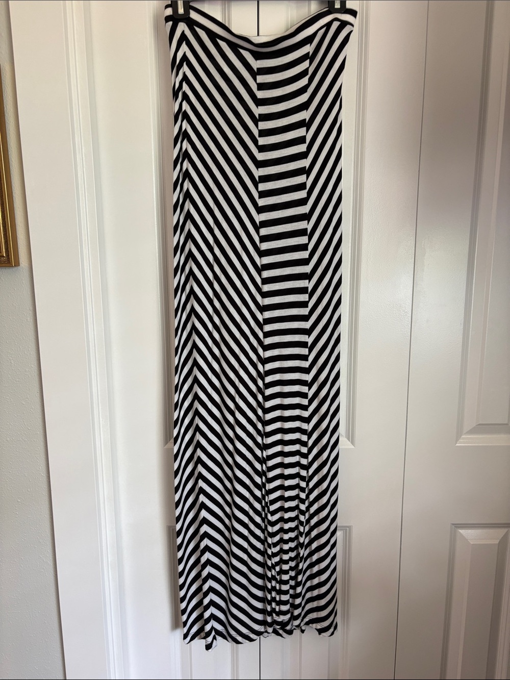 Design History Black and White Chevron Maxi Skirt